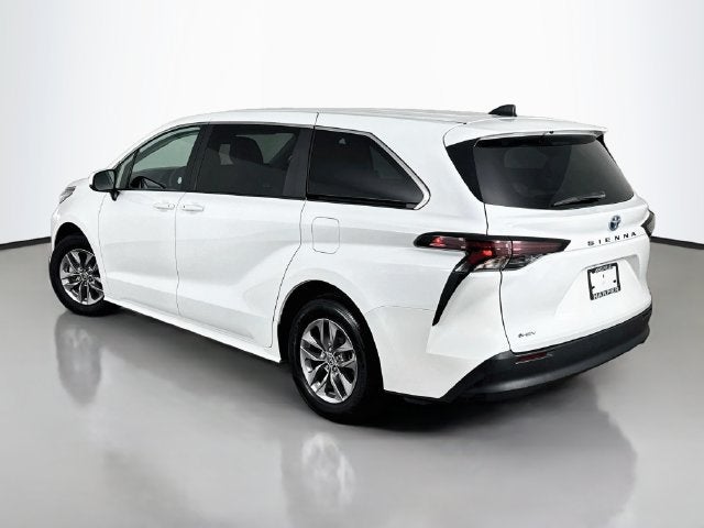 2025 Toyota Sienna LE 8 Passenger