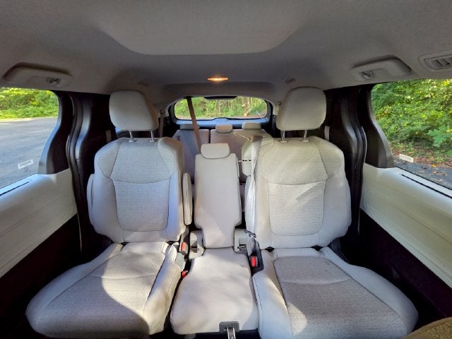2025 Toyota Sienna LE 8 Passenger
