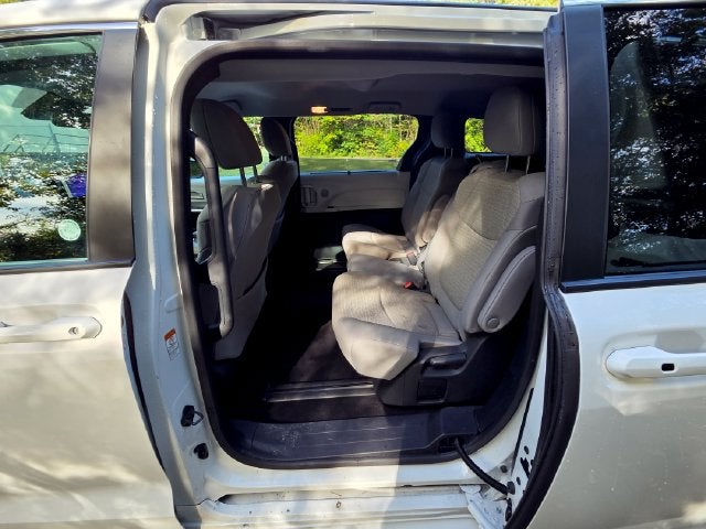 2025 Toyota Sienna LE 8 Passenger