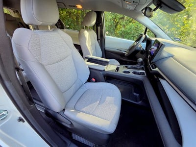 2025 Toyota Sienna LE 8 Passenger