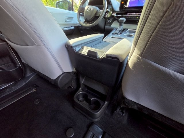 2025 Toyota Sienna LE 8 Passenger
