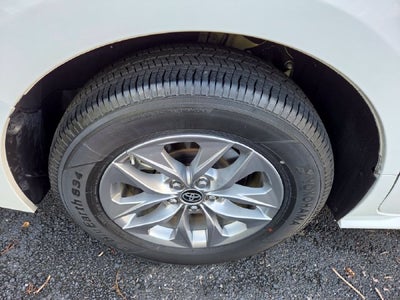 2025 Toyota Sienna LE 8 Passenger