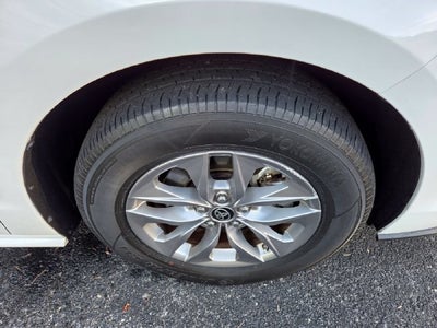 2025 Toyota Sienna LE 8 Passenger