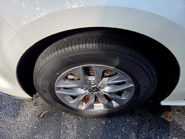 2025 Toyota Sienna LE 8 Passenger