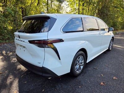 2025 Toyota Sienna LE 8 Passenger