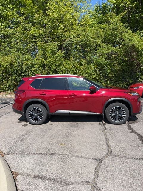 2025 Nissan Rogue SL