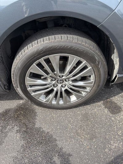 2022 Toyota Venza Base