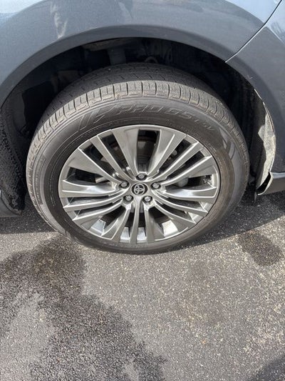 2022 Toyota Venza Base