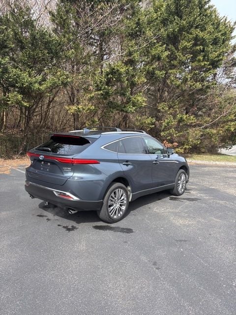 2022 Toyota Venza Base