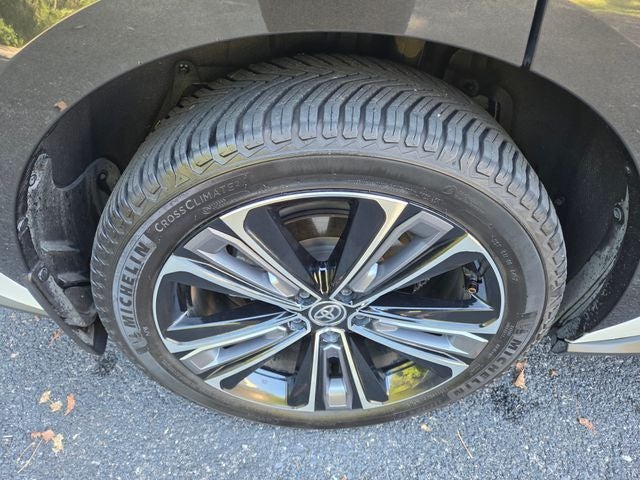 2024 Toyota bZ4X Limited