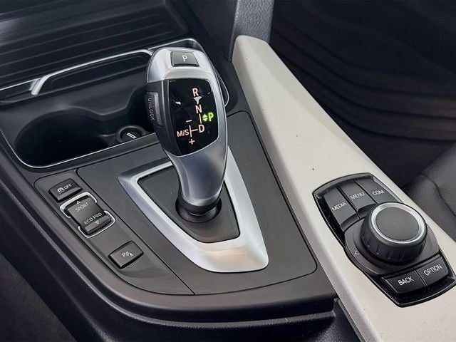 2018 BMW 3 Series 320i