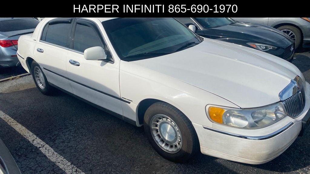 2000 Lincoln Town Car Executive