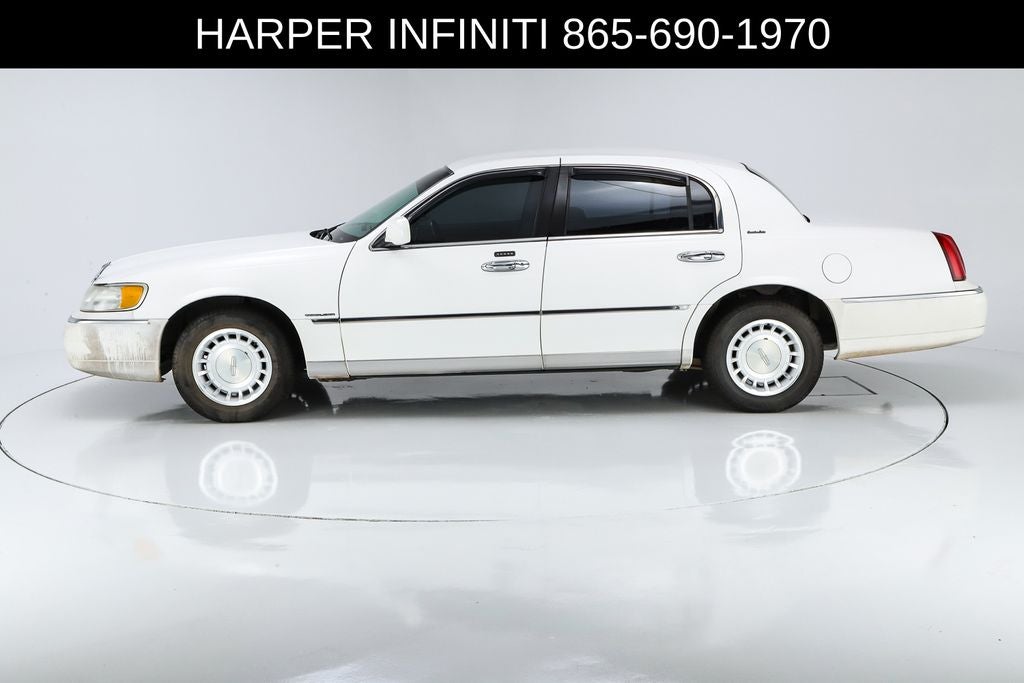 2000 Lincoln Town Car Executive