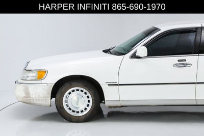 2000 Lincoln Town Car Executive