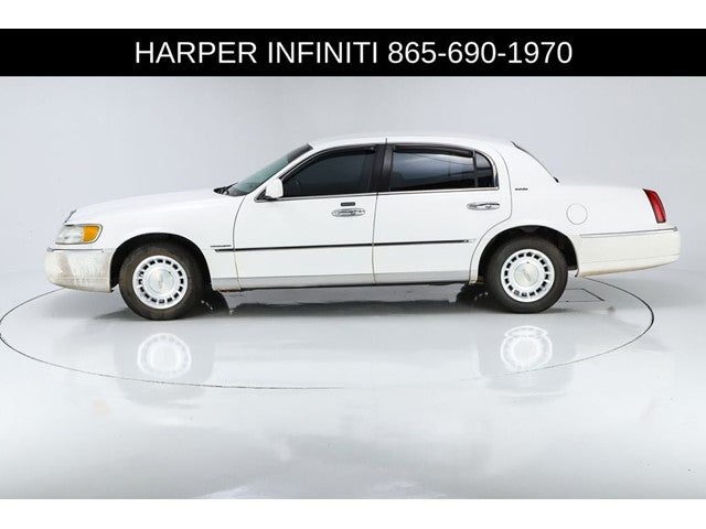 2000 Lincoln Town Car Executive