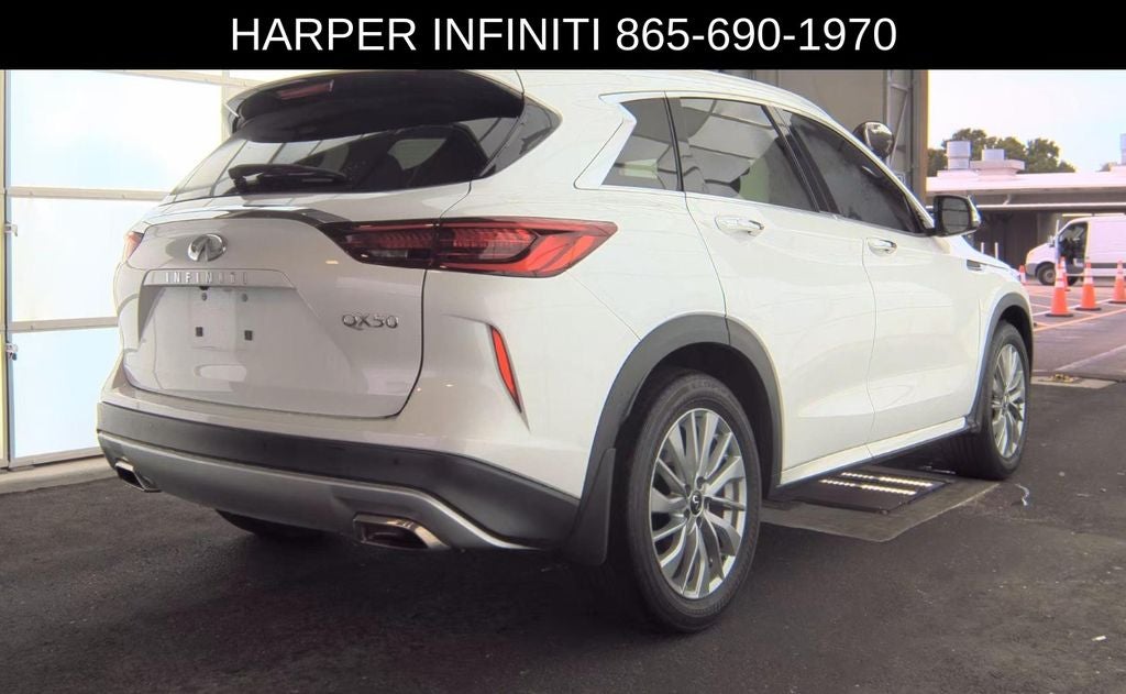 2023 INFINITI QX50 LUXE