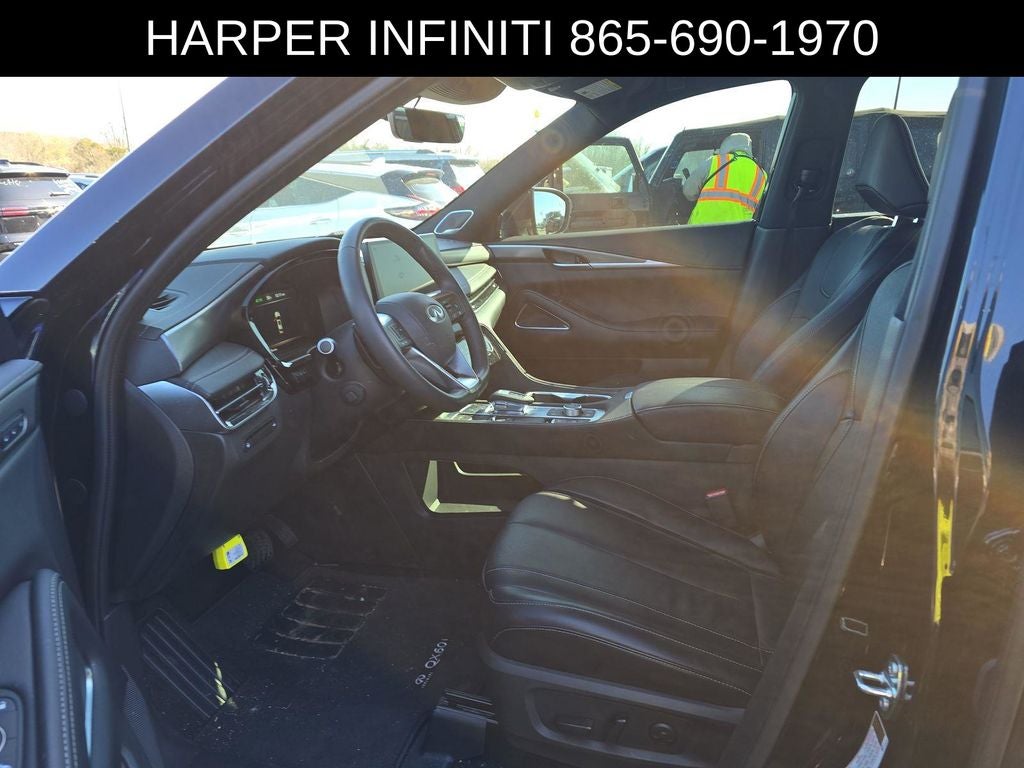 2025 INFINITI QX60 LUXE