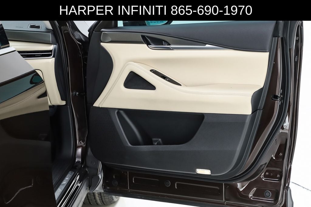 2022 INFINITI QX60 LUXE