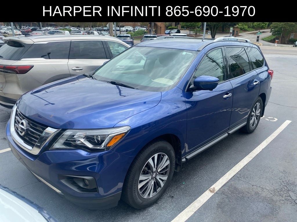 2017 Nissan Pathfinder SL