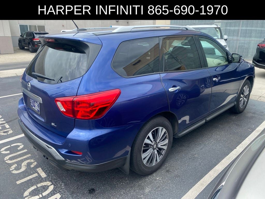 2017 Nissan Pathfinder SL