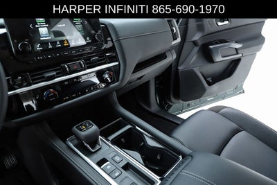 2025 Nissan Pathfinder SL