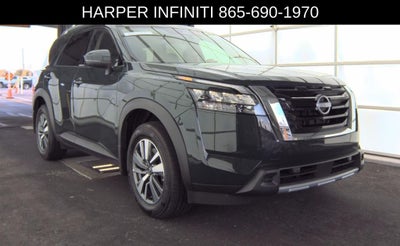 2025 Nissan Pathfinder SL