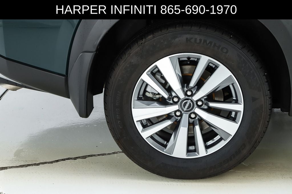 2025 Nissan Pathfinder SL