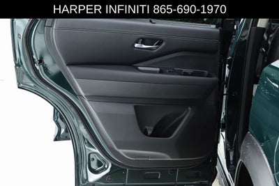 2025 Nissan Pathfinder SL