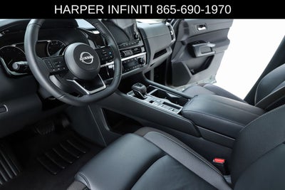 2025 Nissan Pathfinder SL