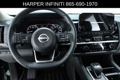 2025 Nissan Pathfinder SL