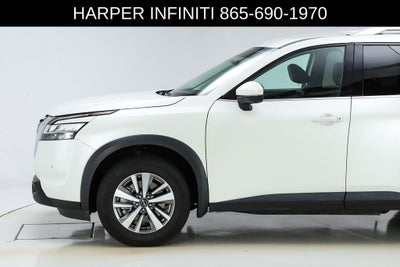 2023 Nissan Pathfinder SL