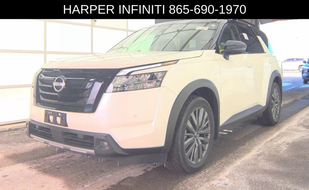 2023 Nissan Pathfinder SL