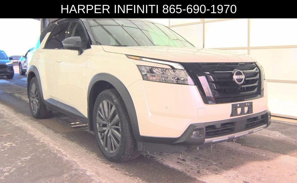 2023 Nissan Pathfinder SL