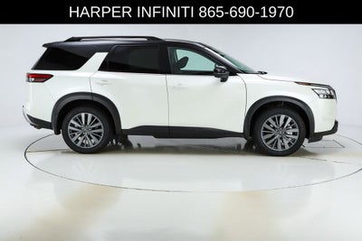 2023 Nissan Pathfinder SL