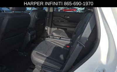 2023 Nissan Pathfinder SL