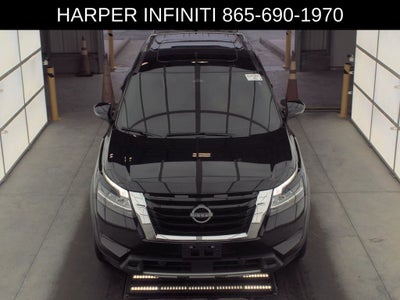 2024 Nissan Pathfinder SL