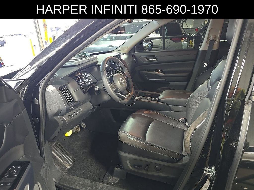 2024 Nissan Pathfinder SL