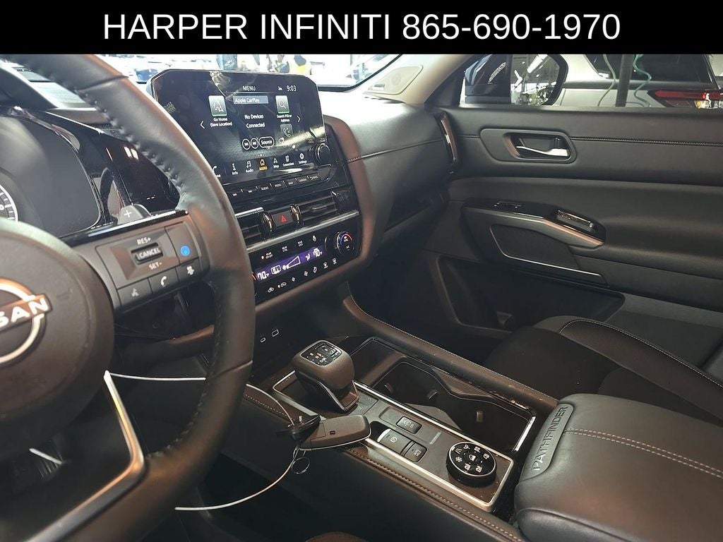 2024 Nissan Pathfinder SL