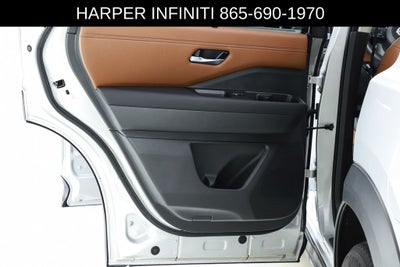 2025 Nissan Pathfinder Platinum