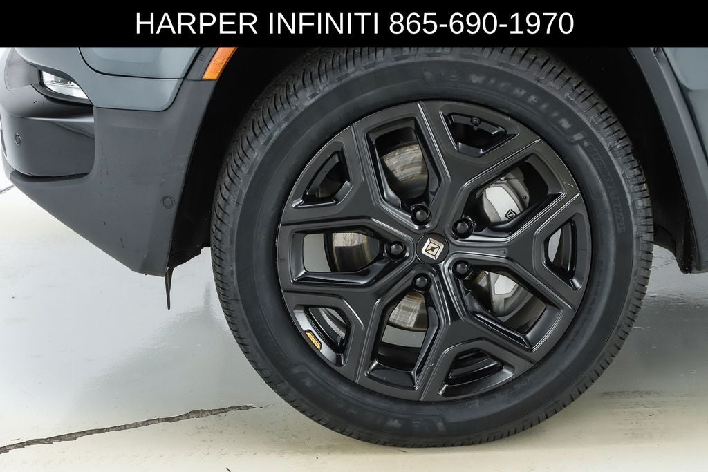 2024 Rivian R1S Adventure