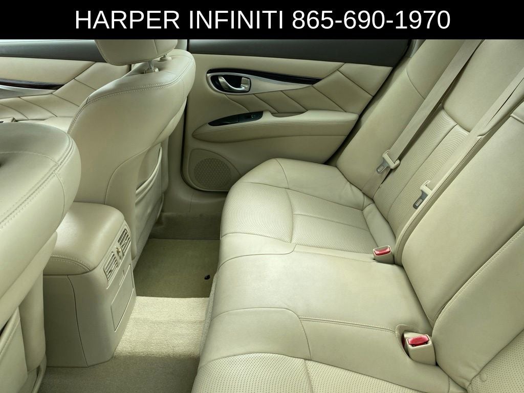 2015 INFINITI Q70 3.7