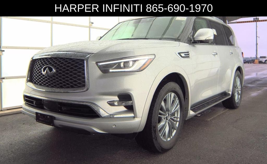 2023 INFINITI QX80 LUXE