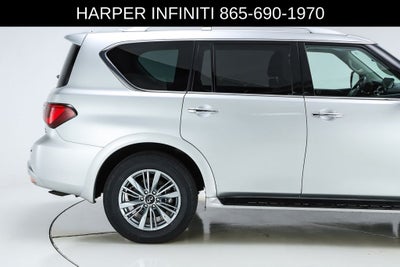 2023 INFINITI QX80 LUXE