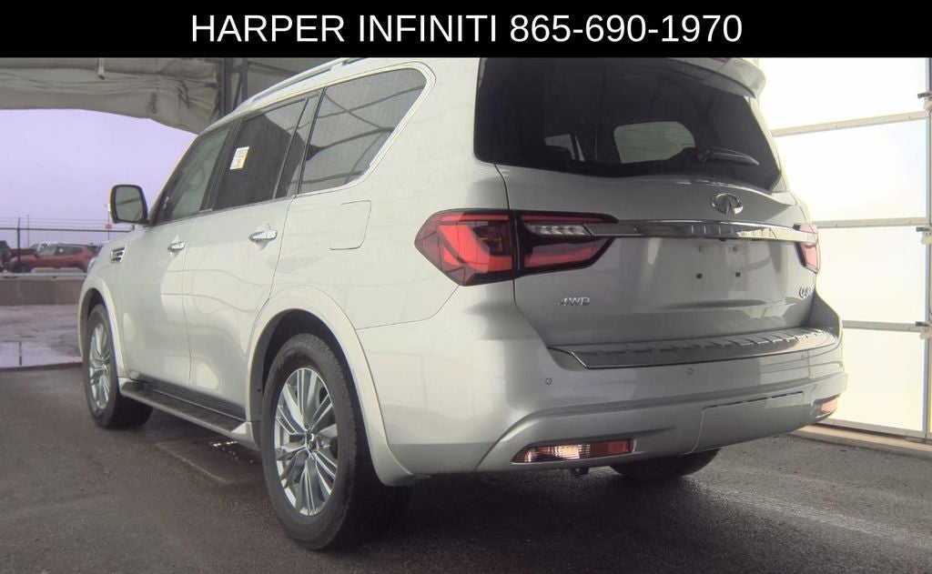 2023 INFINITI QX80 LUXE