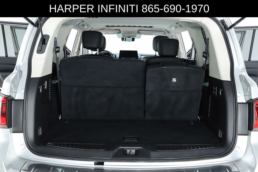 2023 INFINITI QX80 LUXE