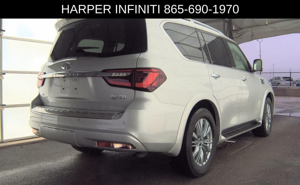 2023 INFINITI QX80 LUXE