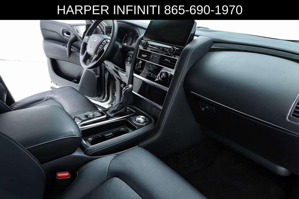 2023 INFINITI QX80 LUXE