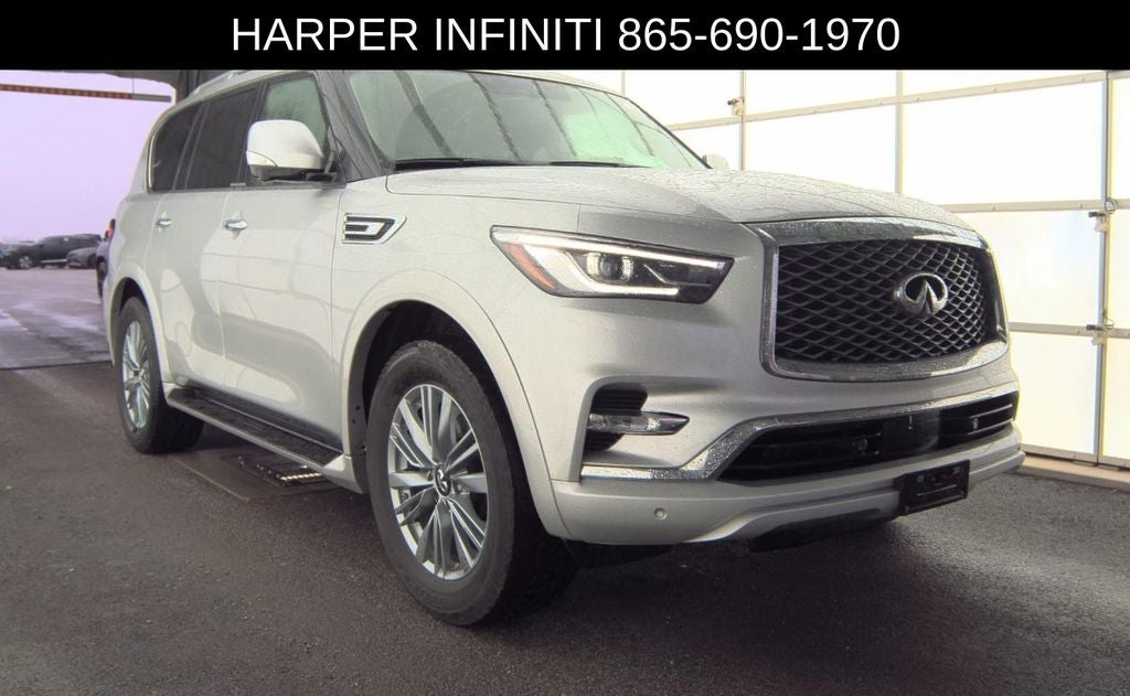 2023 INFINITI QX80 LUXE