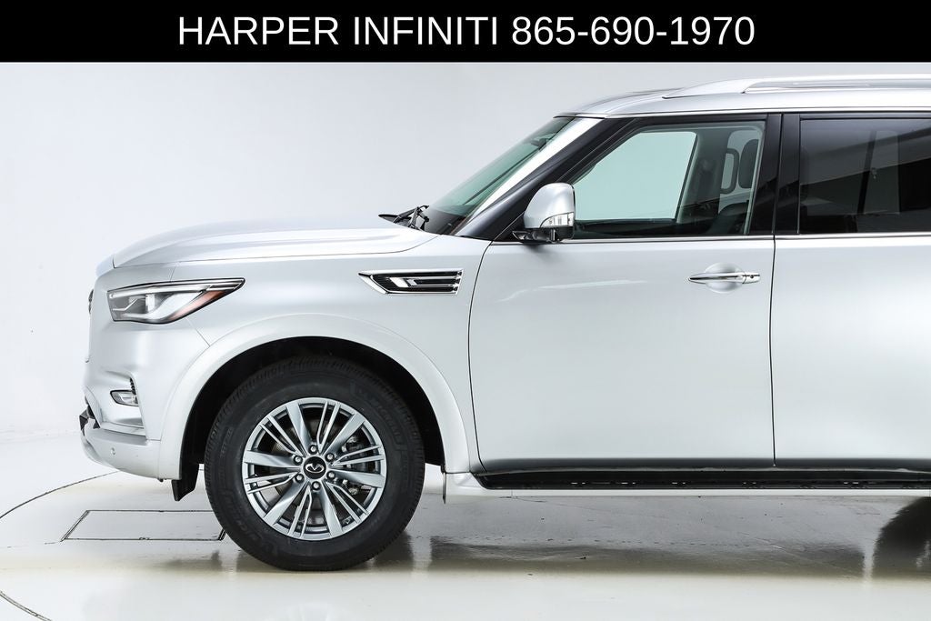 2023 INFINITI QX80 LUXE