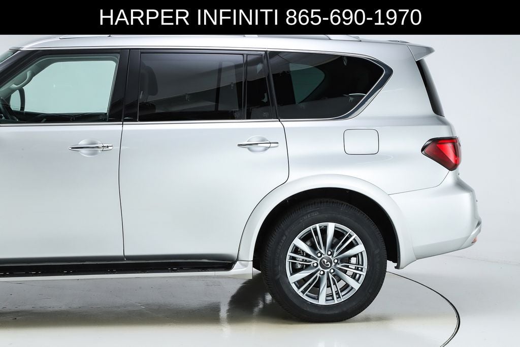 2023 INFINITI QX80 LUXE